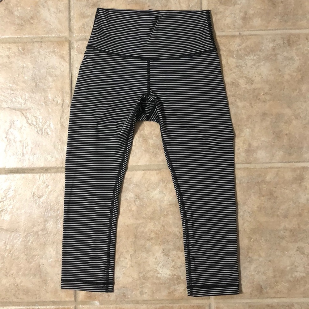 Lululemon capri leggings black & white stripe